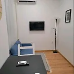 Ana *